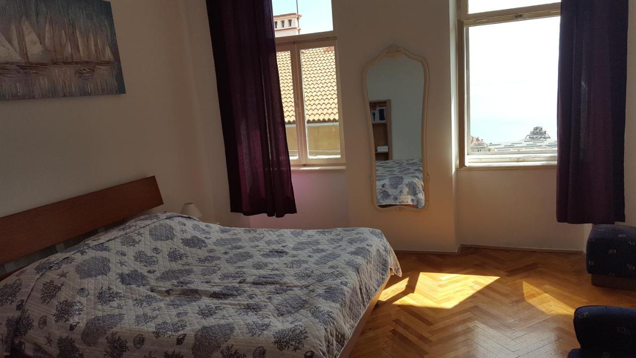 Apartment Sandi Fiume Esterno foto