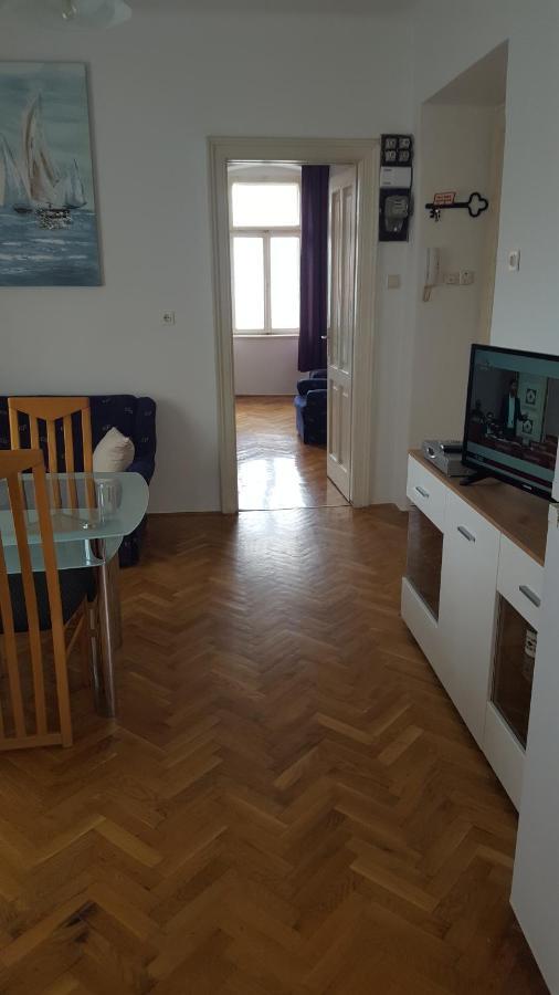 Apartment Sandi Fiume Esterno foto