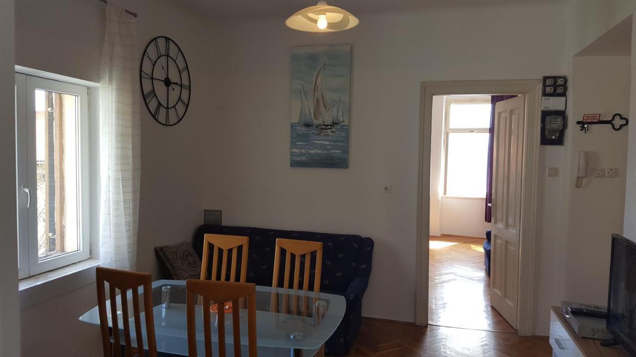 Apartment Sandi Fiume Esterno foto