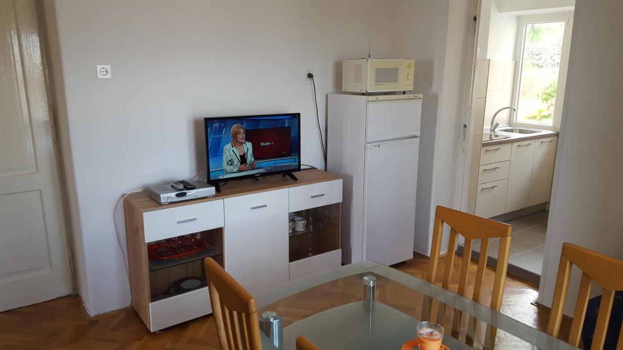 Apartment Sandi Fiume Esterno foto