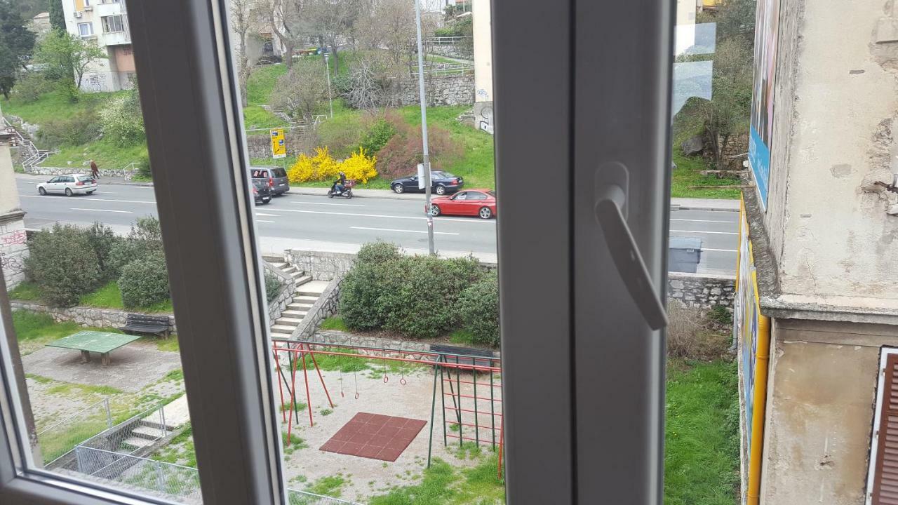 Apartment Sandi Fiume Esterno foto